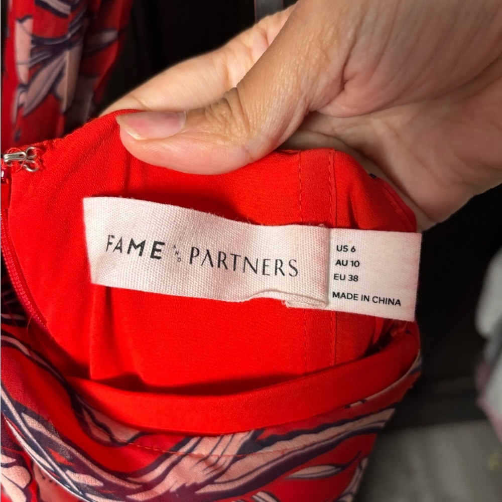 Fame & Partners Red Floral Halter Maxi Dress Pleated Open Back Size 6 - Picture 2 of 5